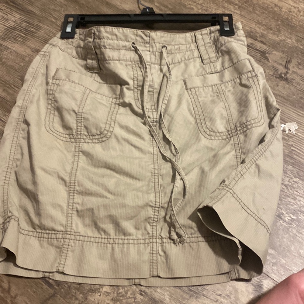 tan skirt size 4 never worn